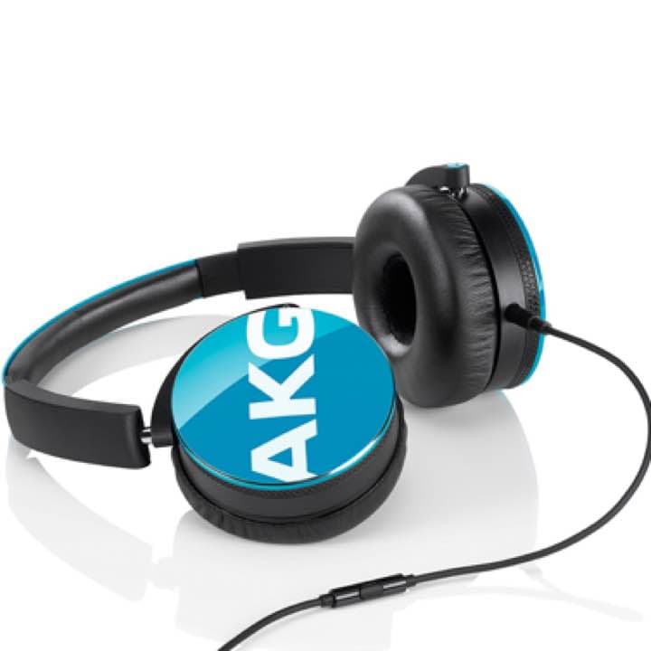 AKG ヘッドホン
