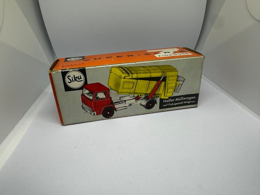 ドイツ製 siku v274 Haller Mullwagen