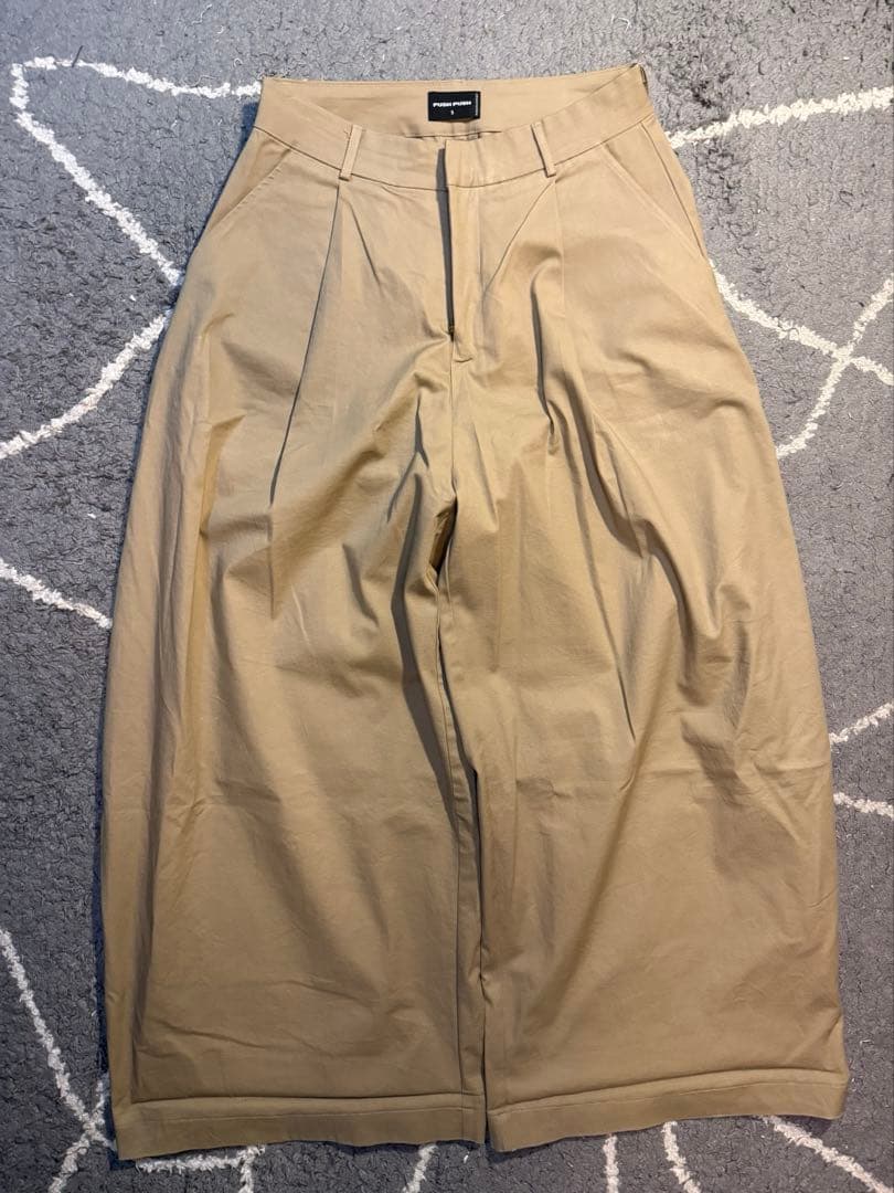 Push push ベージュパンツ