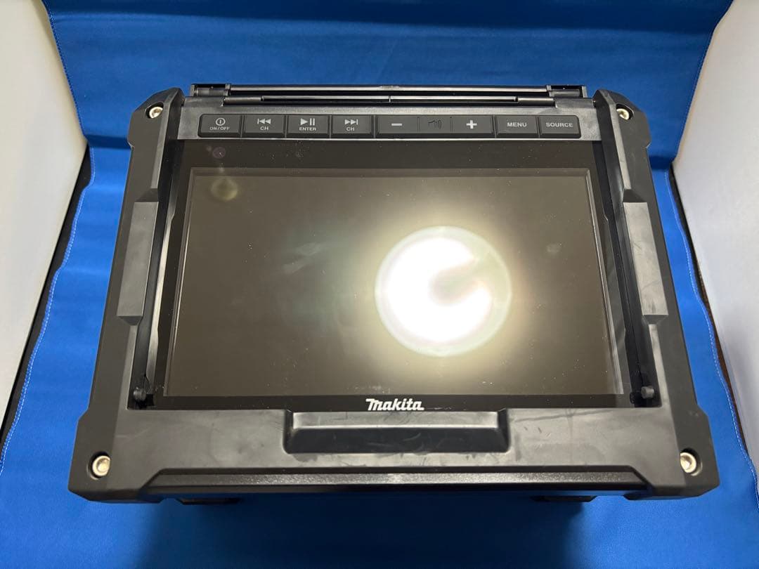 の*ち様 更に値下げしました　Makita 充電式ラジオ付ポータブルテレビ TV