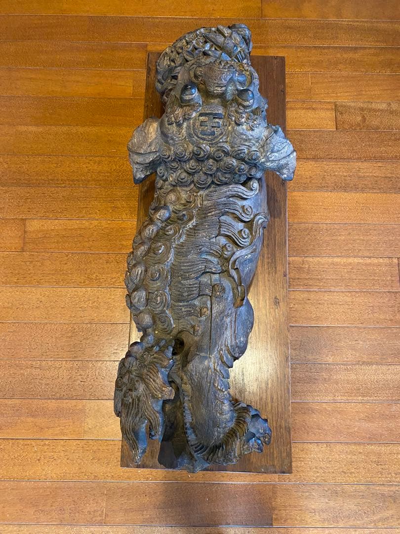 中国アンティーク　獅子の彫刻