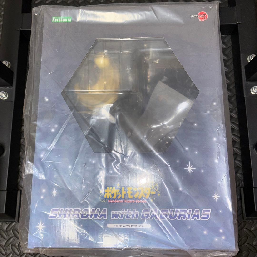 シロナ with ガブリアス 1/8スケールフィギュア　未開封