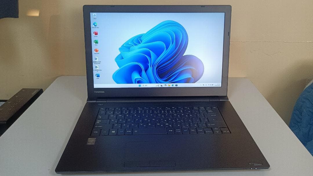 ノートパソコンTOSHIBA第五世代Core i5 SSD512G メモリ16G