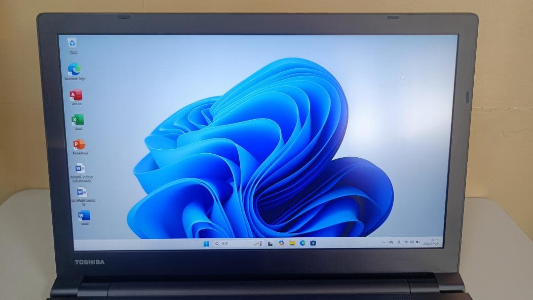 ノートパソコンTOSHIBA第五世代Core i5 SSD512G メモリ16G