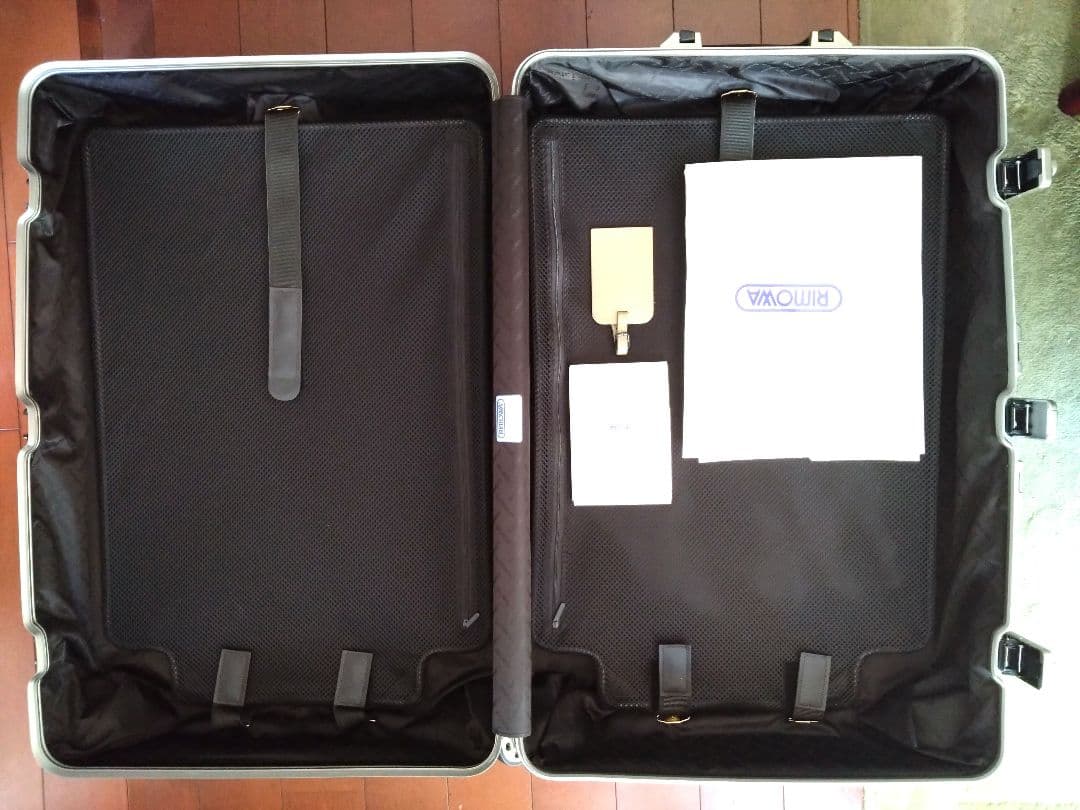 希少【RIMOWA×Lufthansa】 　 Titanium Gold