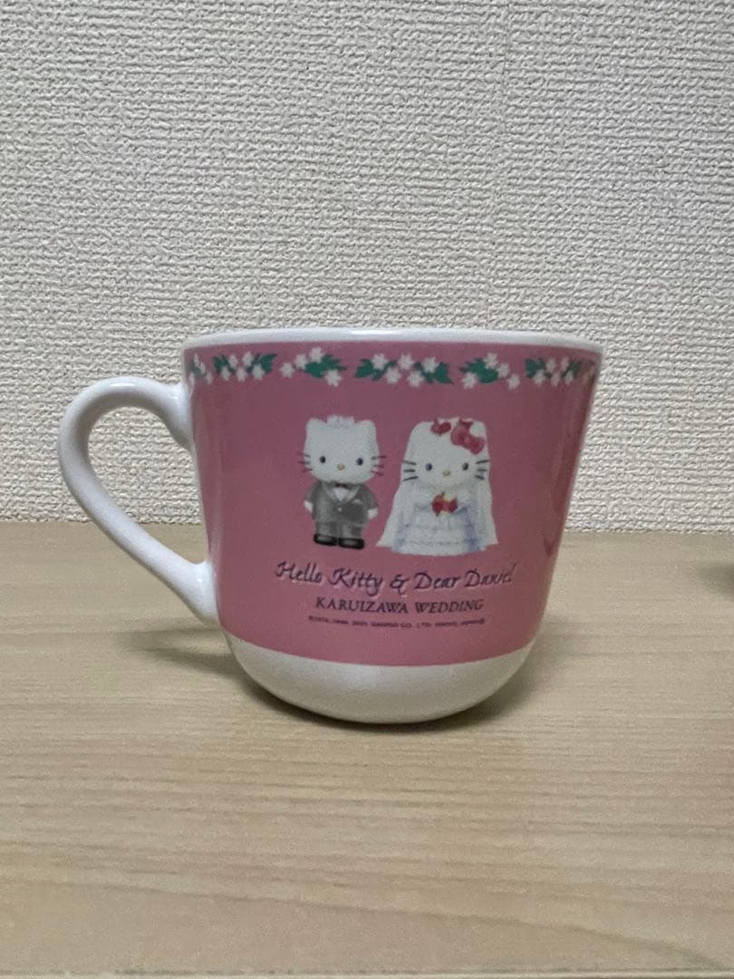 【激レア】 ハートトレイ付きスタンド・キティ＆ダニエルウエディングペアマグカップ