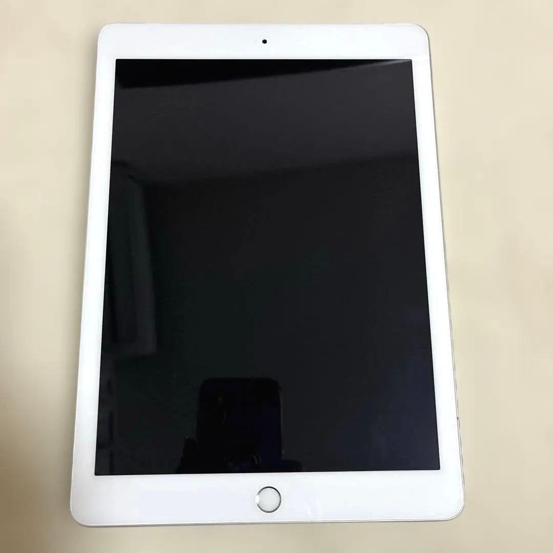 Apple iPad 第五世代2017年モデルシルバー