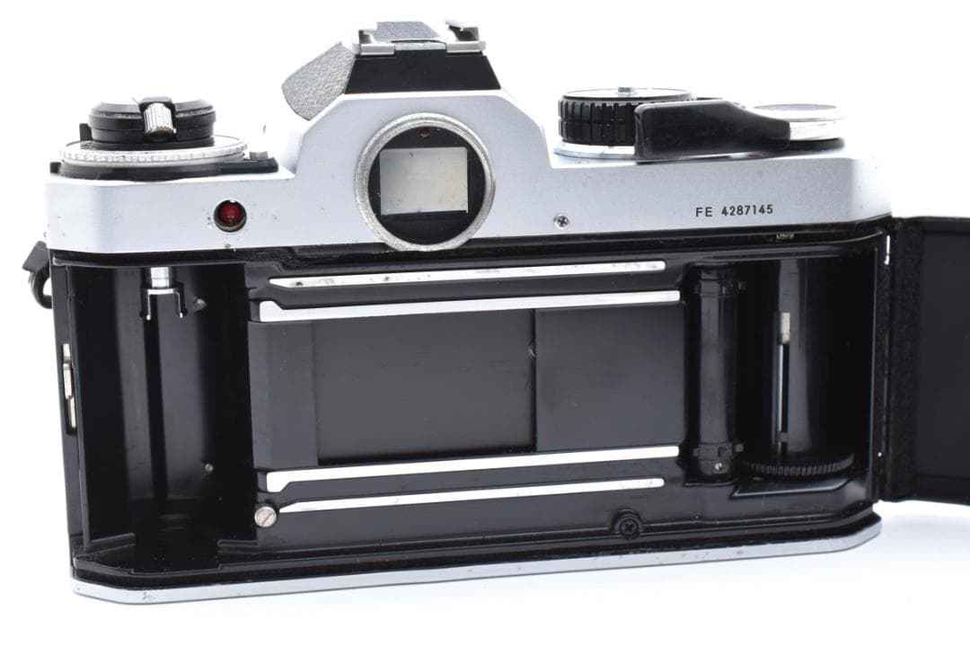 良品 Nikon FE フィルムカメラ + 36-72mm F3.5 レンズ