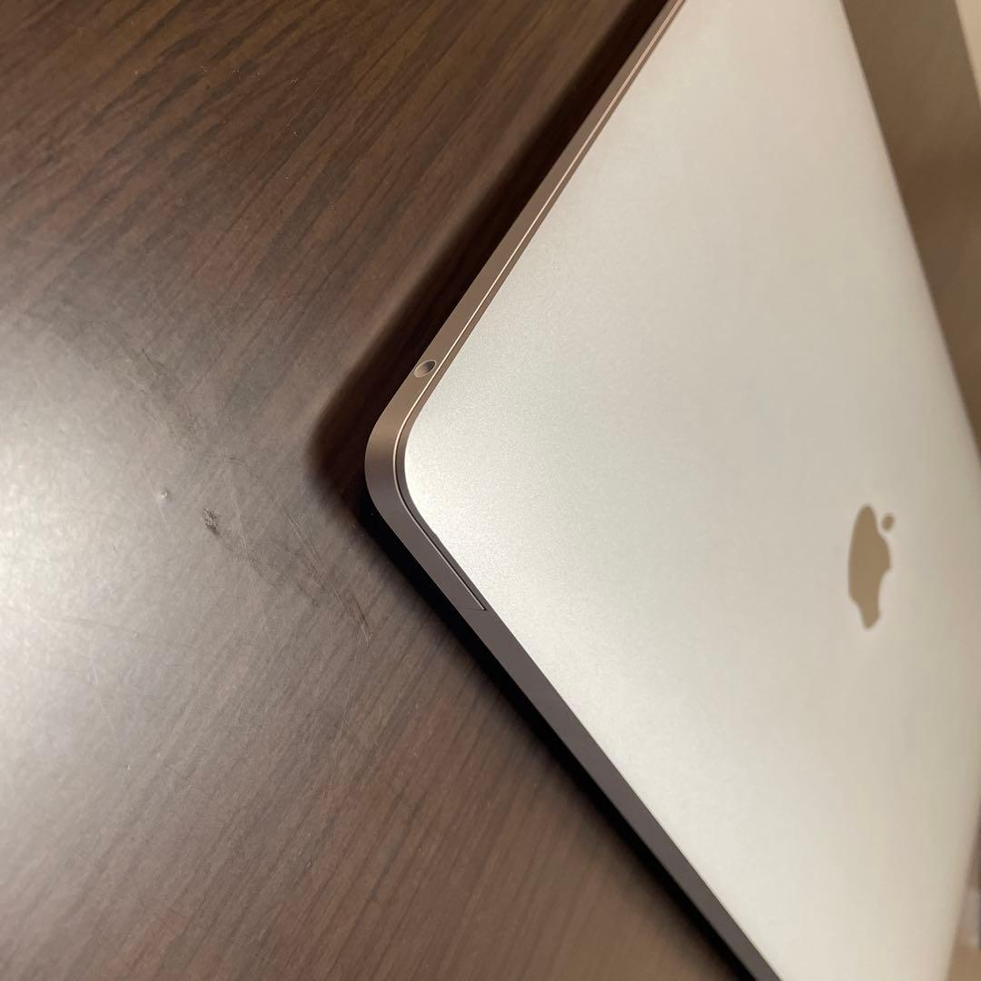MacBook Air 13インチ （Intel Core i5）