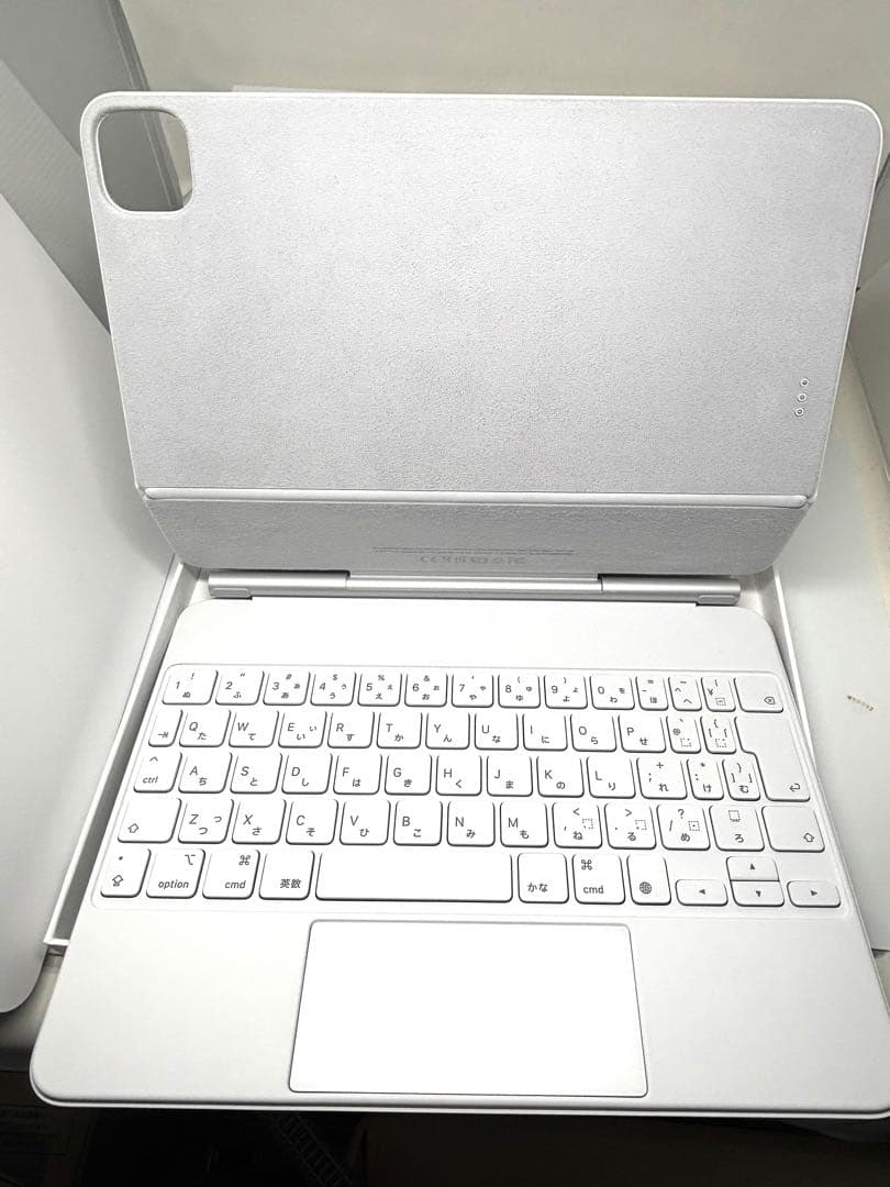 美品！Apple iPad 11インチ MJQJ3J/A ホワイト キーボード