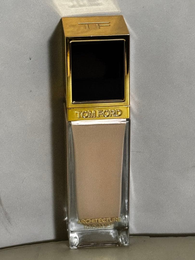 TOM FORD アーキテクチャーラディアンスファンデーション 4.5N