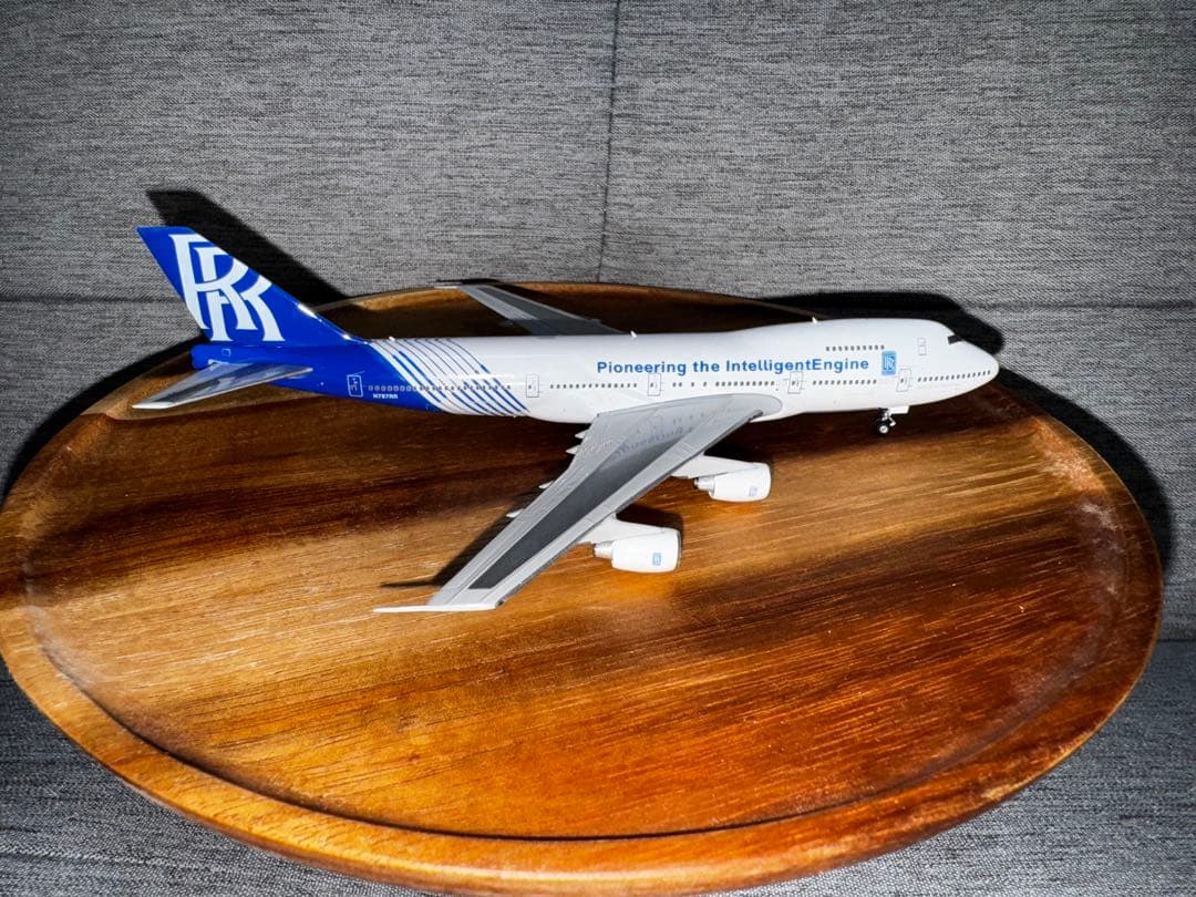 ロールスロイスエンジンテストベッド　B747-200B 1/400
