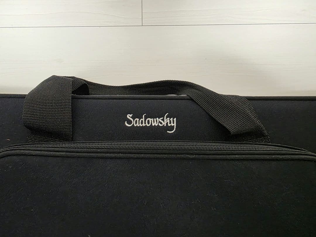 カスタム配色オーダーしたSadowsky のエレキベース