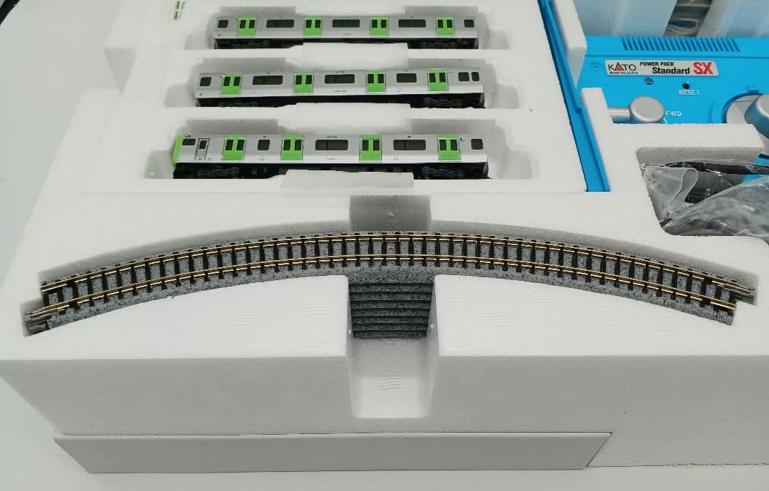 KATO Nゲージ スターターセット E235系 山手線 10-030 鉄道模型