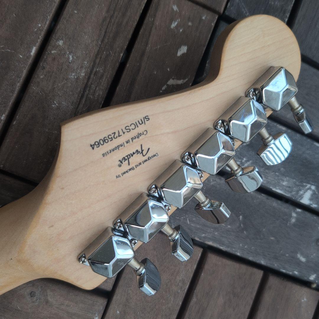 Squier by FENDER ストラトキャスター　状態良し！