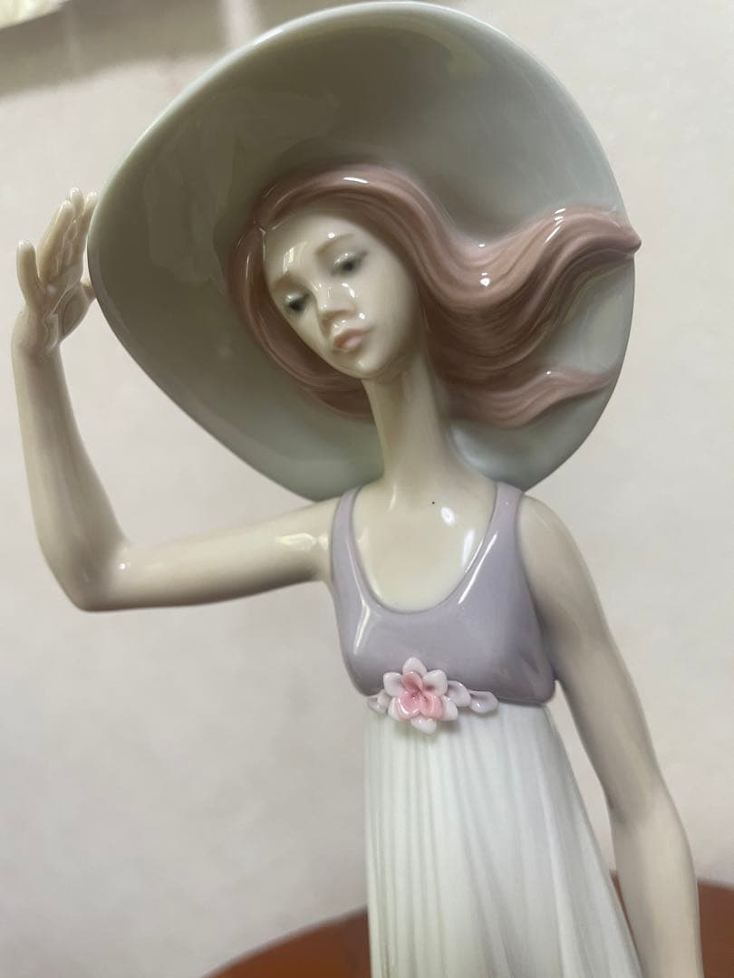 値下げ　リヤドロ　陶器　貴婦人