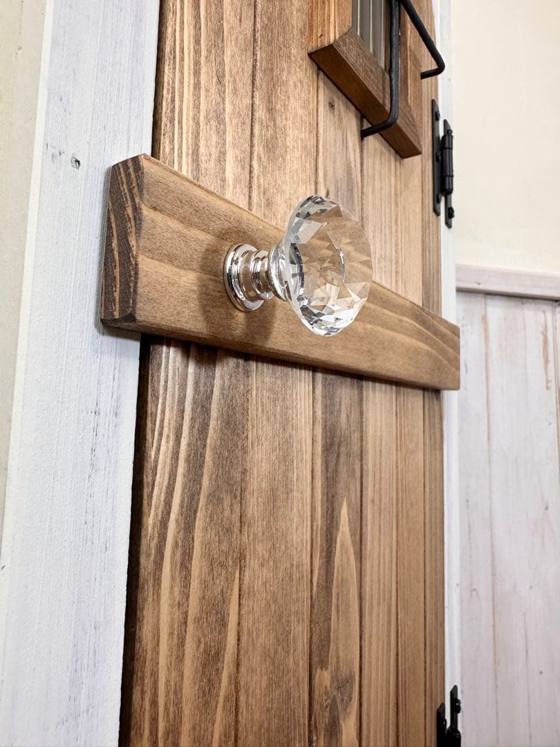 ピ*ア様 【1点のみ　キズありのためお値引き】アンティークの扉のようなキャビネッ