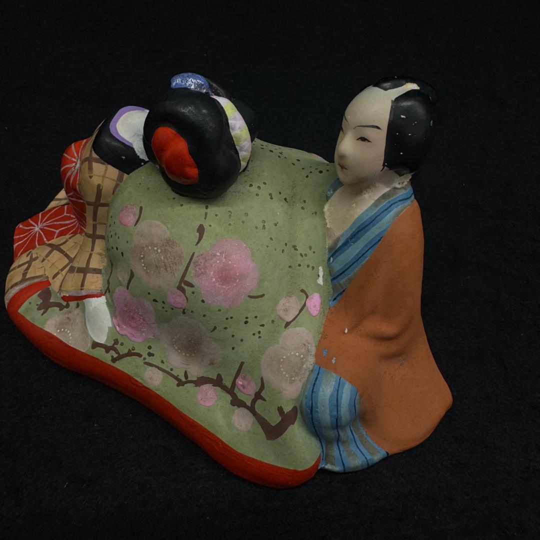 値下げ！骨董 春画人形 裏隠し 置物　彩色土人形 炬燵の男女 昭和レトロ
