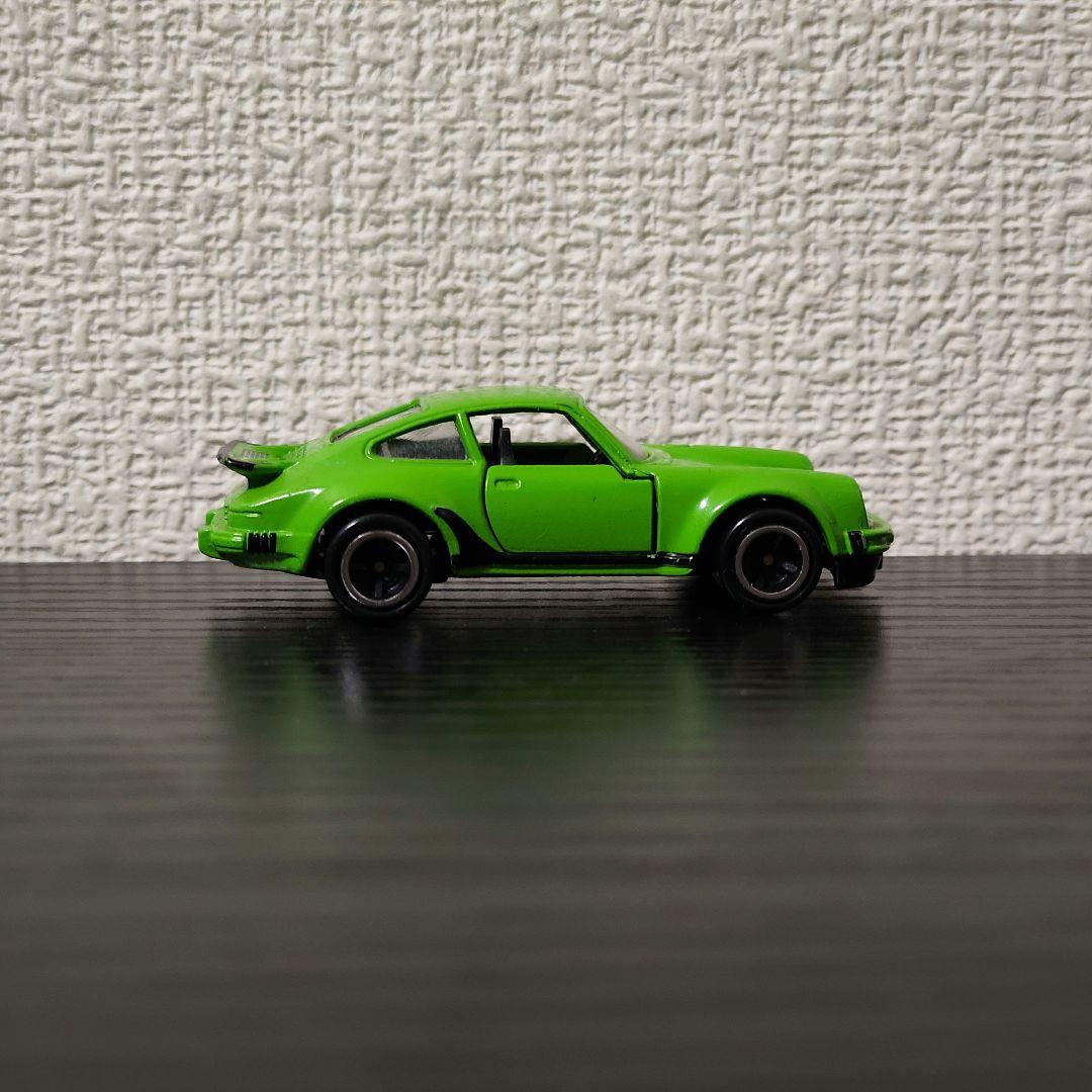 TOMICA　トミカ　ポルシェ　ターボ930ターボ　緑色　箱付き