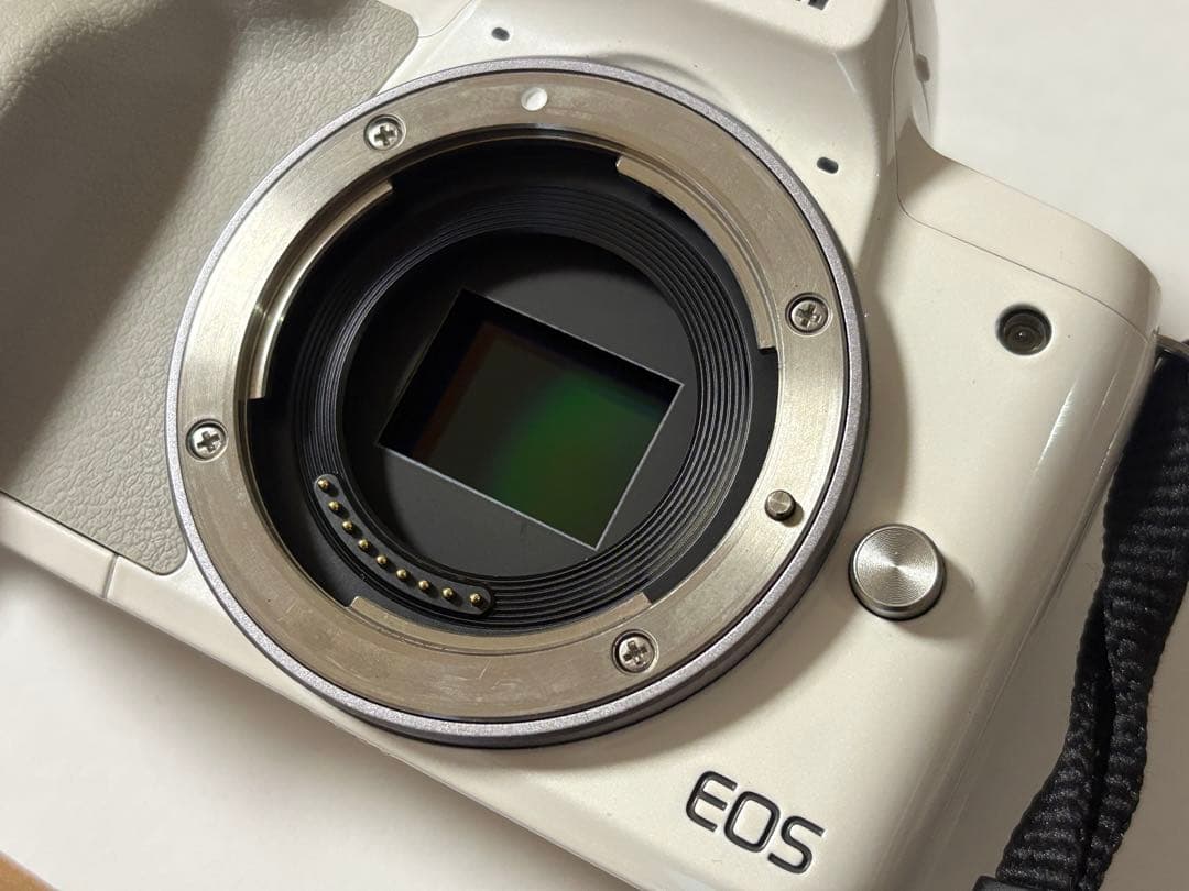 M*i様 【極美品】Canon EOS Kiss M ダブルズームキット ホワイ