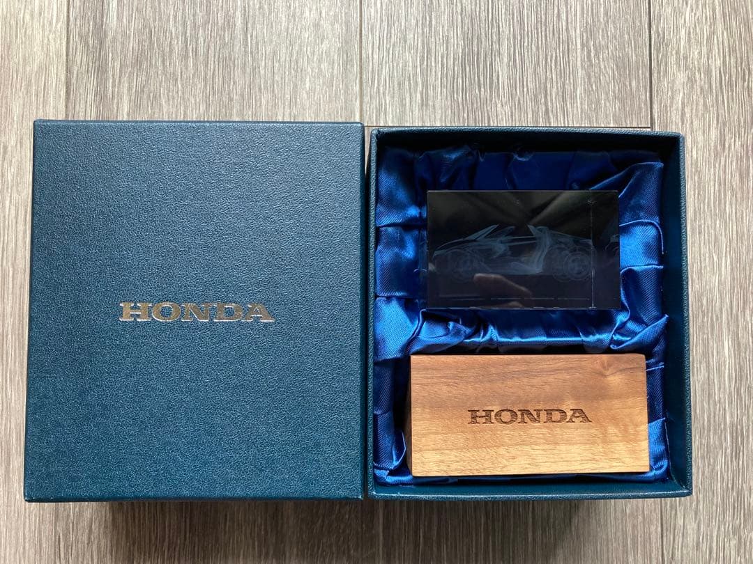 HONDA S660　置物　3Dクリスタル HONDAロゴ入り豪華専用ケース付き