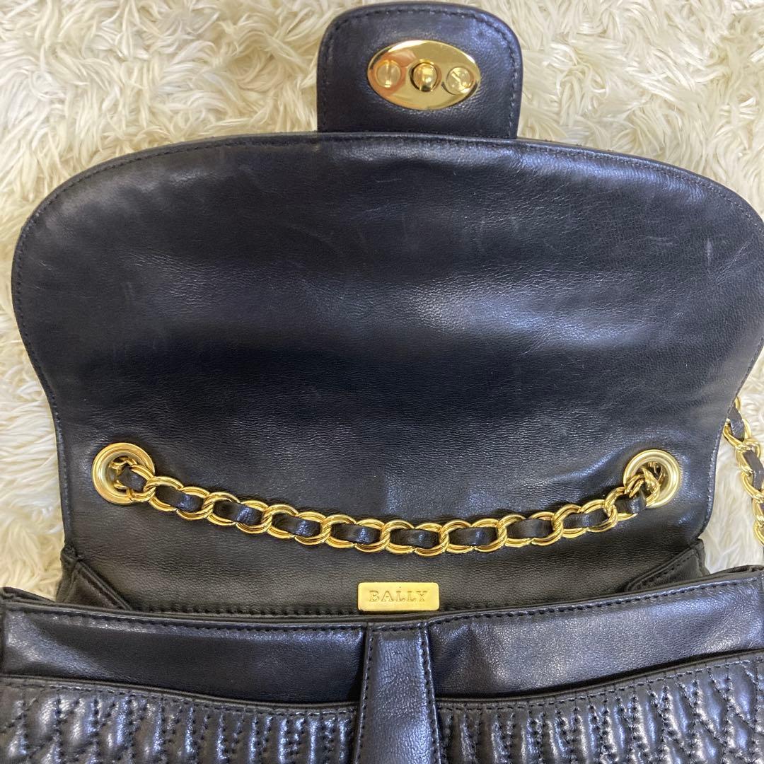【極美品】✨BALLY キルティング　チェーンショルダーバックBK ゴールド金具