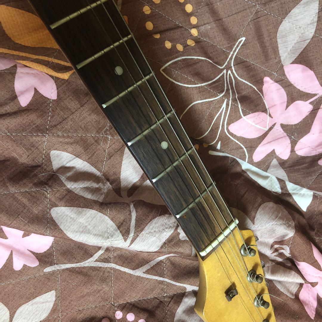 エレキギター 青・白