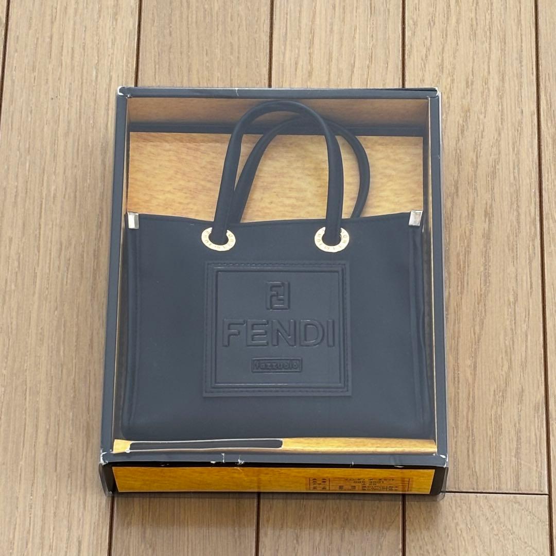 FENDI ブラック ミニバッグ