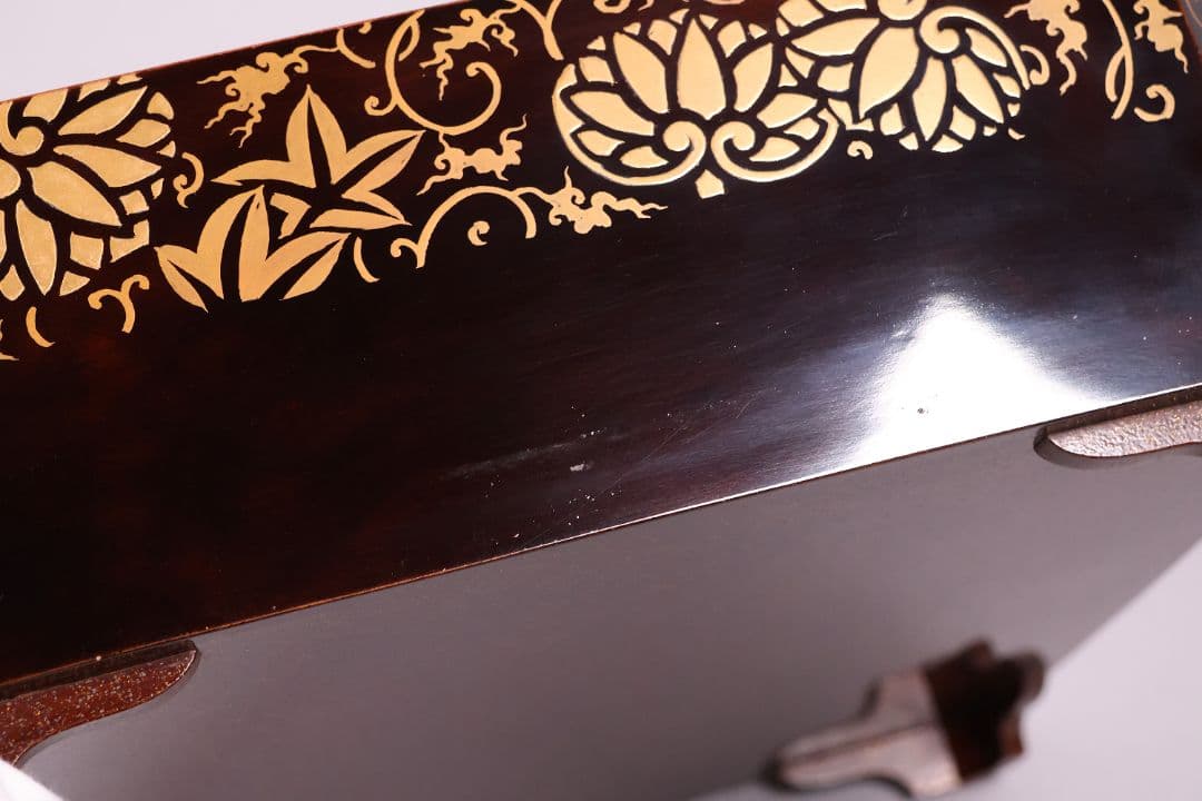 【MA693】加賀蒔絵 饅羹重 御所車 葵唐草 蝶 金蒔絵 螺鈿 木製 饅頭箱