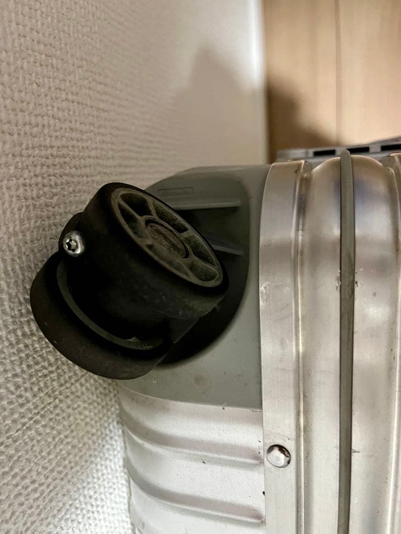 リモワ RIMOWA トパーズ キャビン マルチホイール 32L 4輪 シルバー