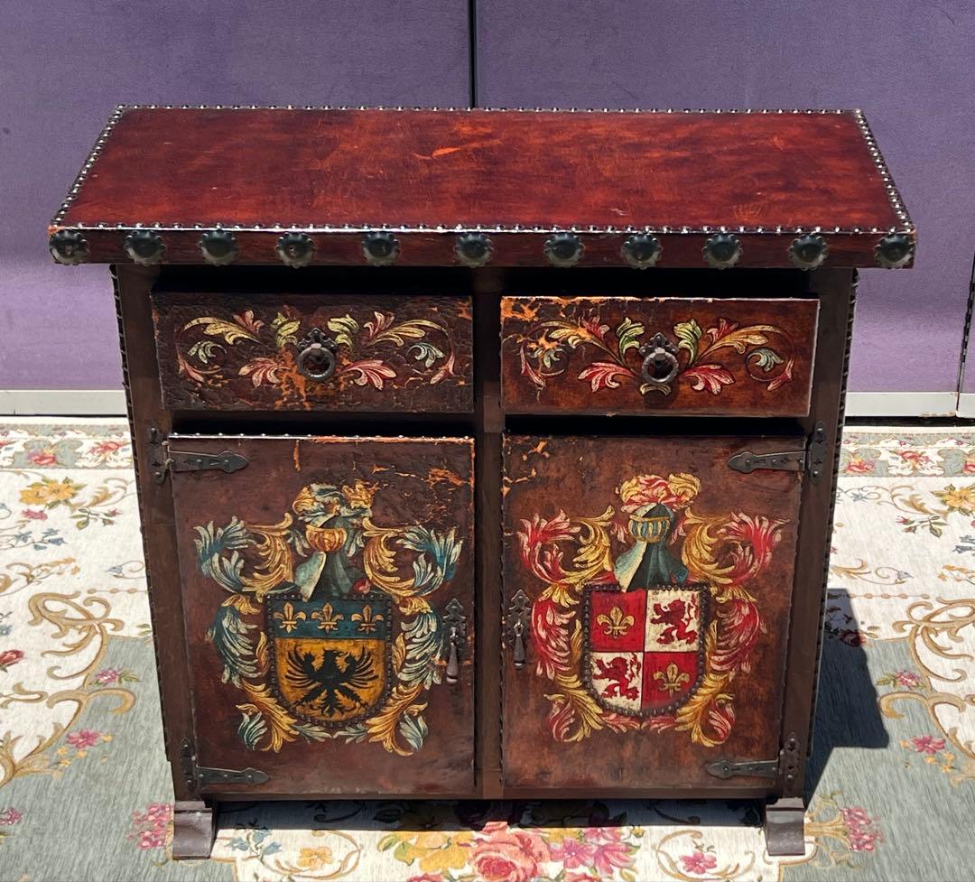 手描きの紋章付き木製タンスピールモーベル アルテサニア 作ったで スペイン