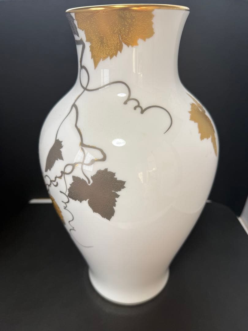 OKURA 大倉陶園 花瓶 金蝕ぶどう 高さ36cm 花器 金彩 花入 陶器