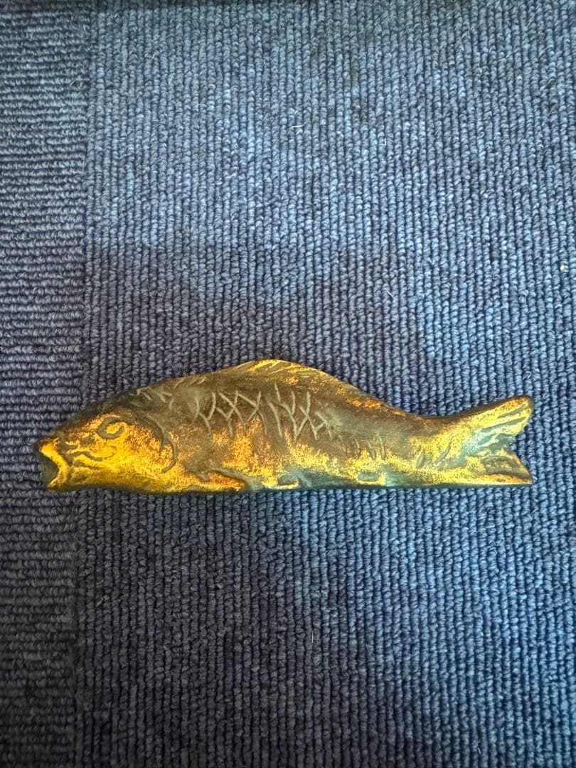 1902 彫塑家 北村西望 鮭寿恵帰 銅製 金彩 魚形文鎮 鮭置物