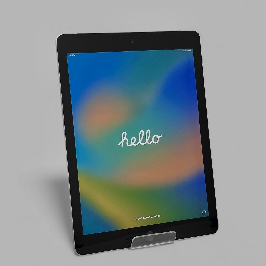 iPad 第6世代 32GB スペースグレイ Wi-Fi+Cellular