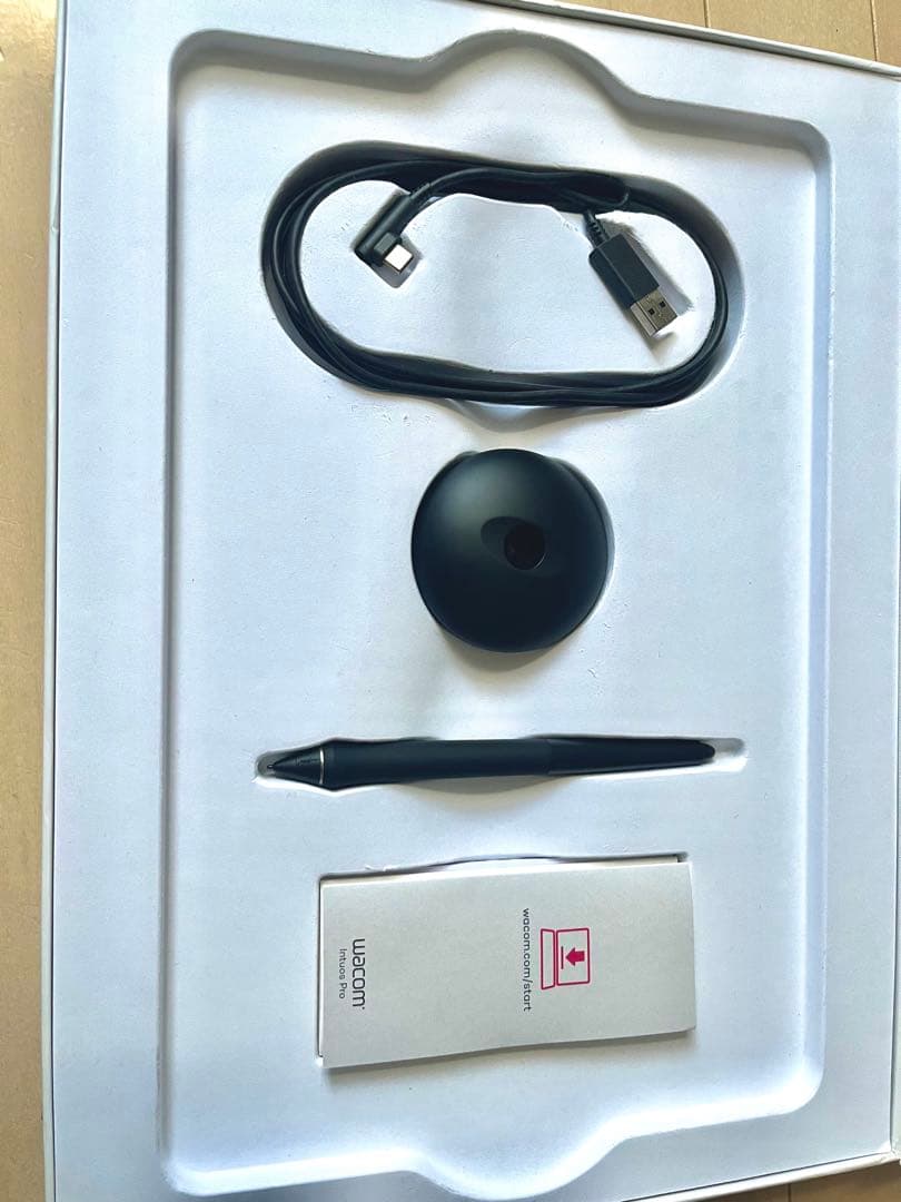 Wacom Intuos Pro (PTH-860) ペンタブレット本体