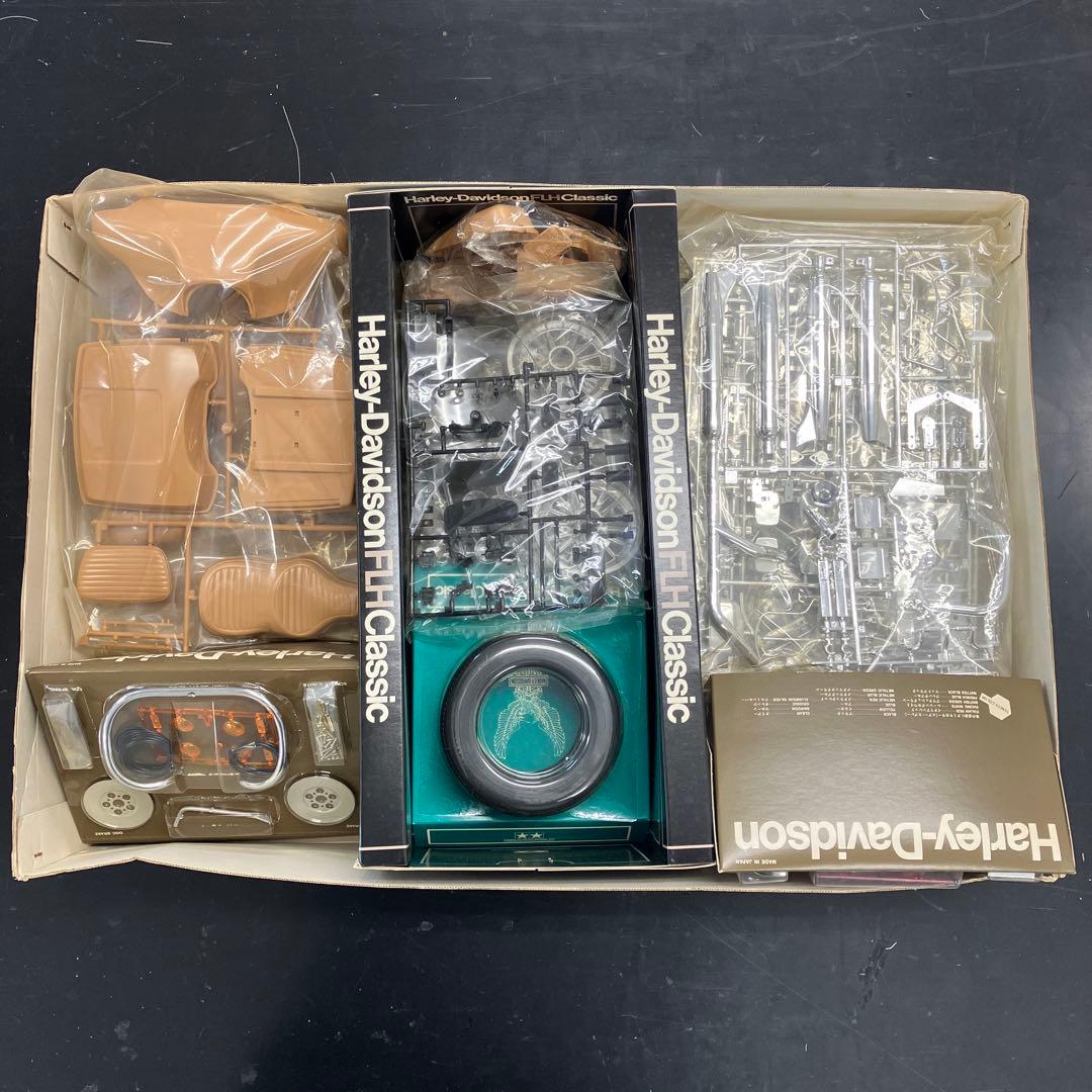 ハーレーダビットソン　FLH Classic 1/6