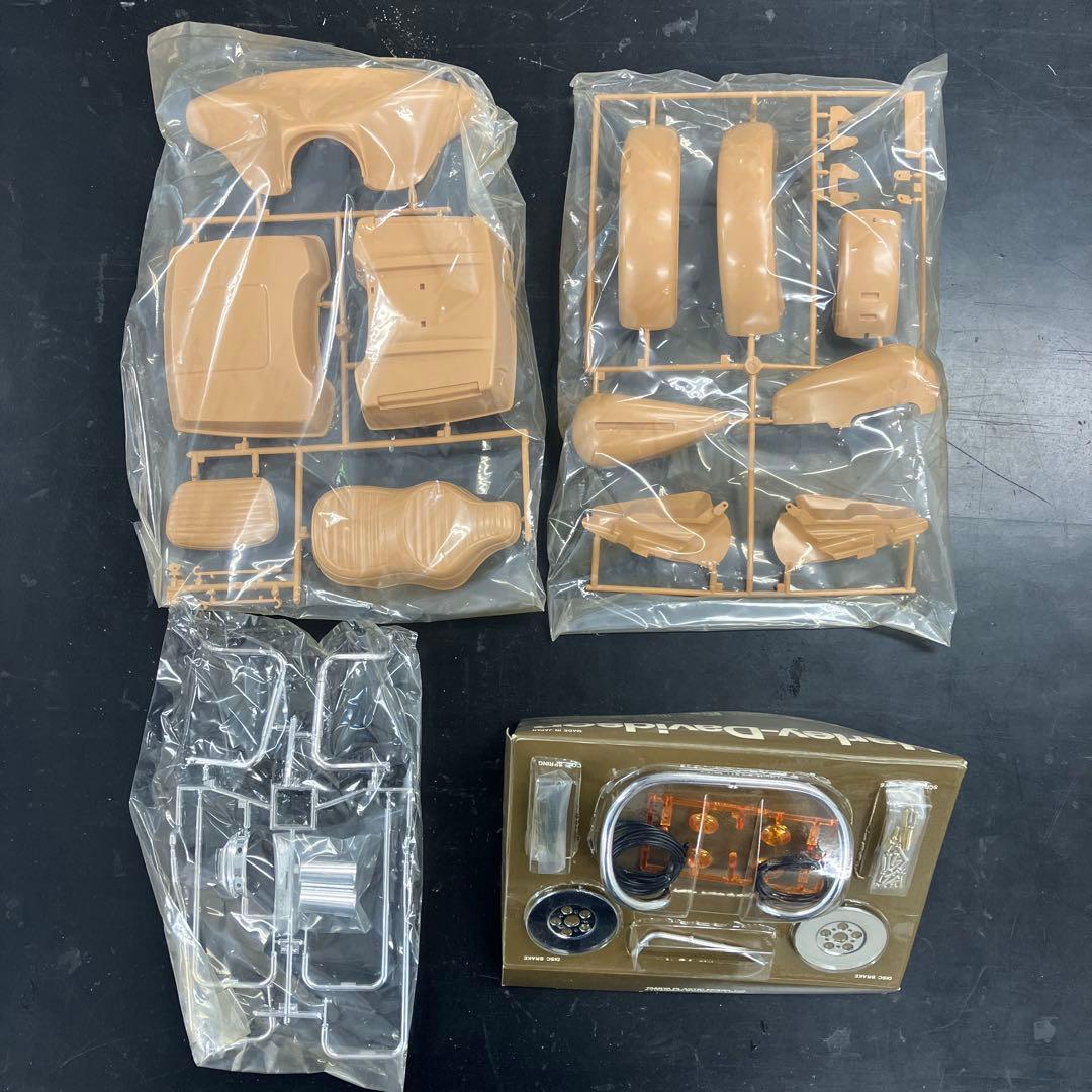 ハーレーダビットソン　FLH Classic 1/6