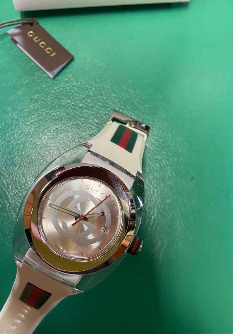 グッチ 腕時計 SYNCインターロッキングG シェリーライン 白色　ユニセックス