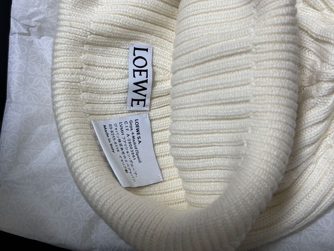 ロエベ　ビーニー　ホワイト