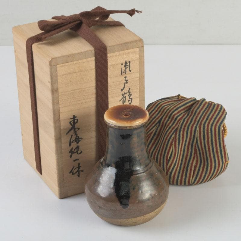 茶道具　瀬戸焼　一休作　鶴首茶入　銘「鶴寿」　仕覆付　書付共箱　V　9392