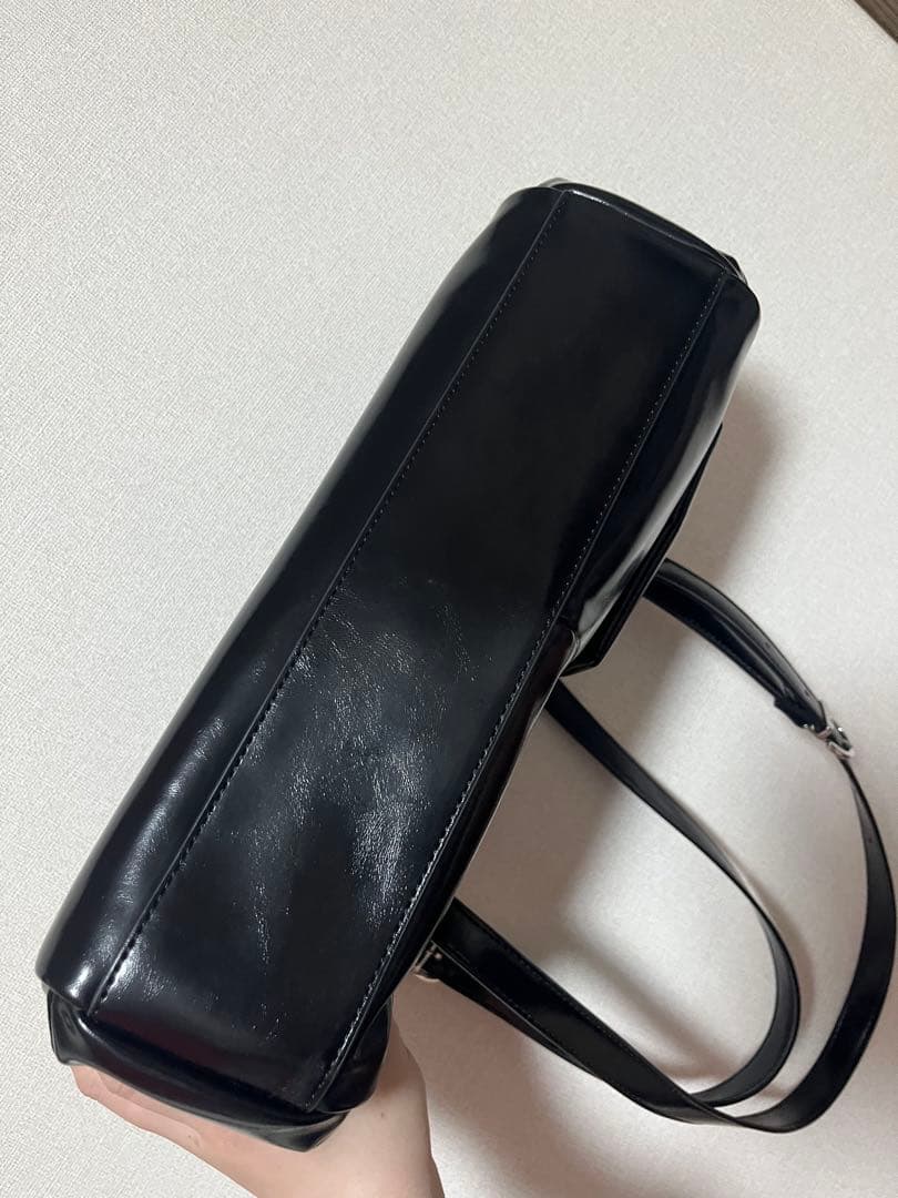 チャールズアンドキース レイチェルイロンゲイテッドマルチポケットショルダーバッグ