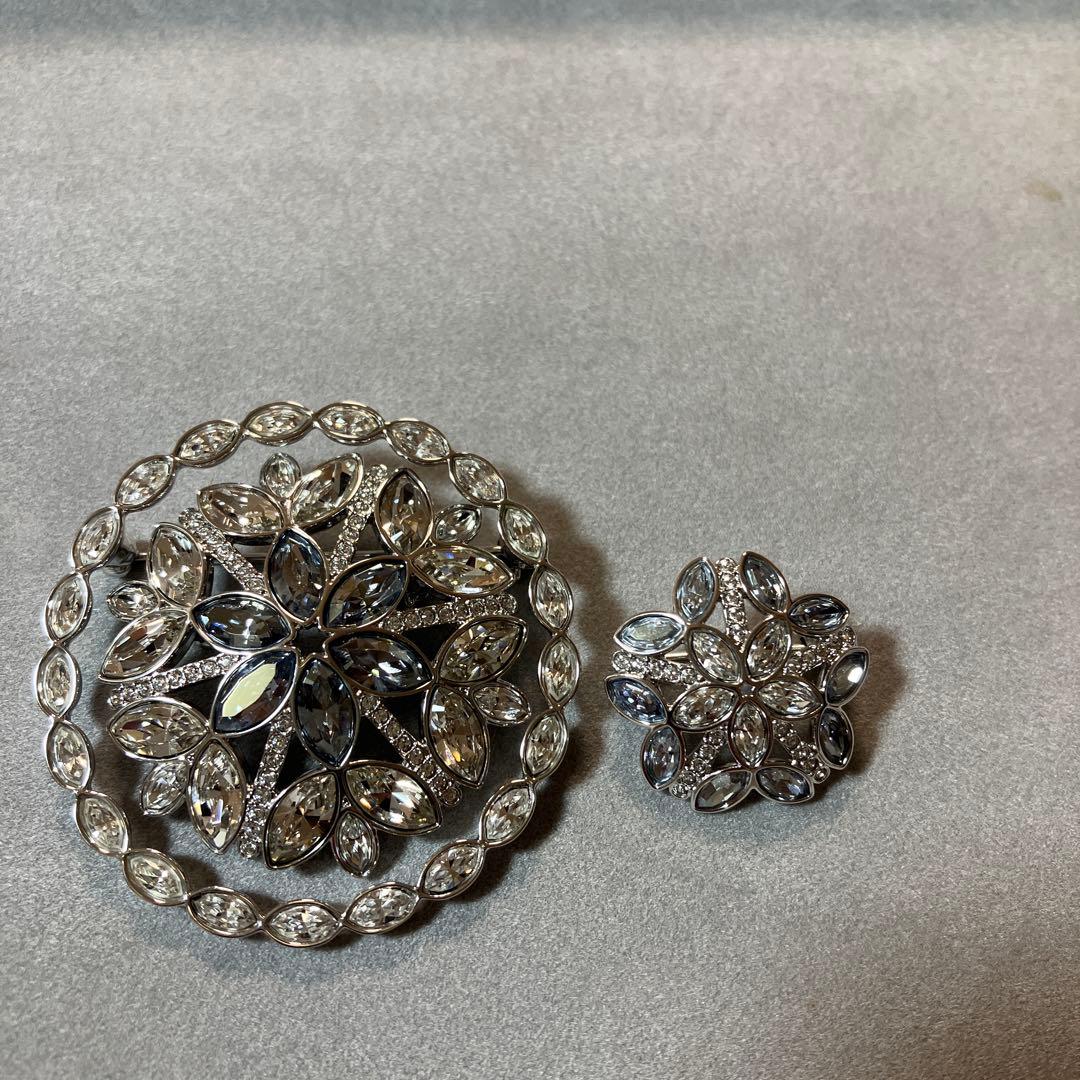 SWAROVSKI GINETTE ブローチ