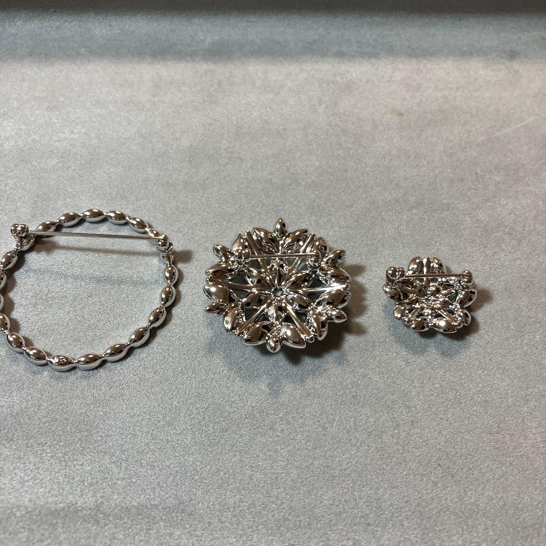 SWAROVSKI GINETTE ブローチ