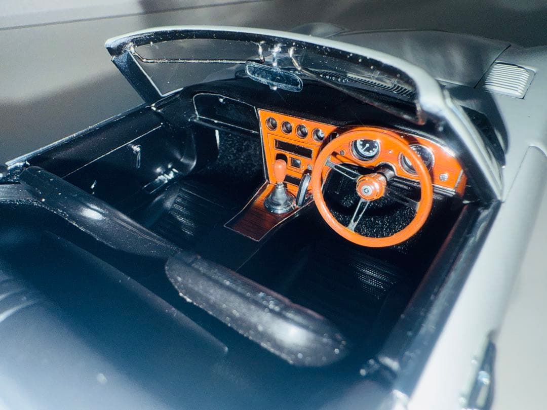 AUTOartオートアート/Toyotaトヨタ 2000GT 007 1/18