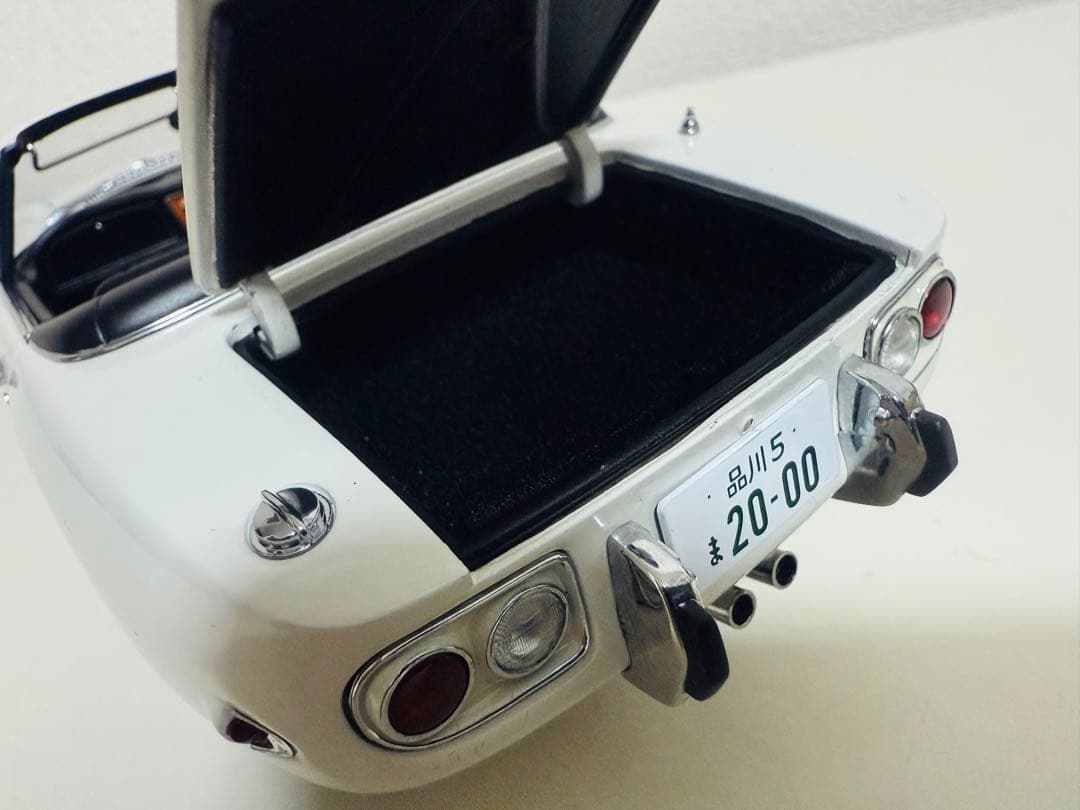 AUTOartオートアート/Toyotaトヨタ 2000GT 007 1/18