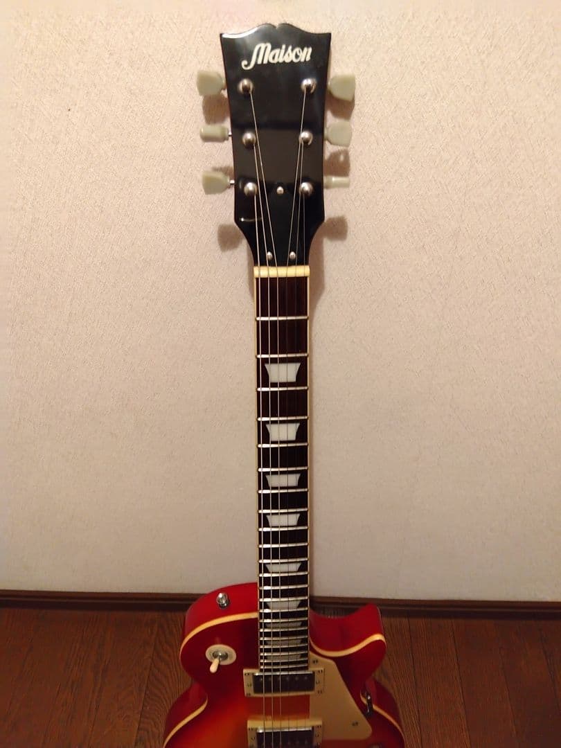 【最終価格】Maison　レスポールタイプギター【美品】