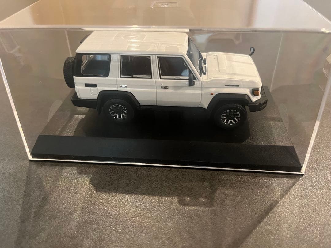 ランドクルーザー70 ホワイト ミニカー