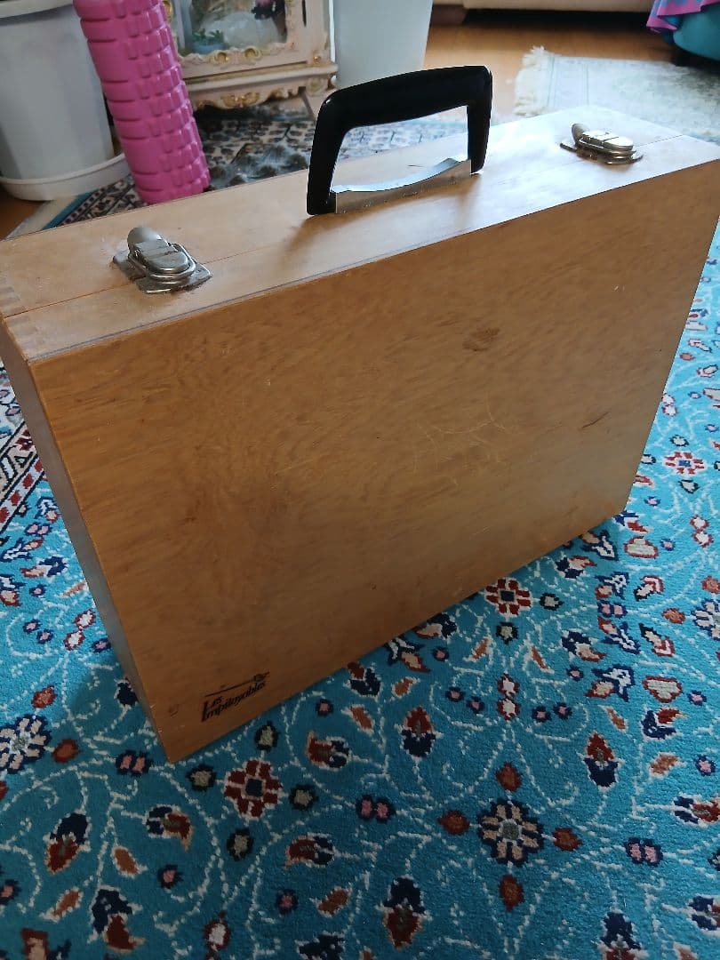 Les Impitoyables ワイングラスとシャンパングラス 2個セット