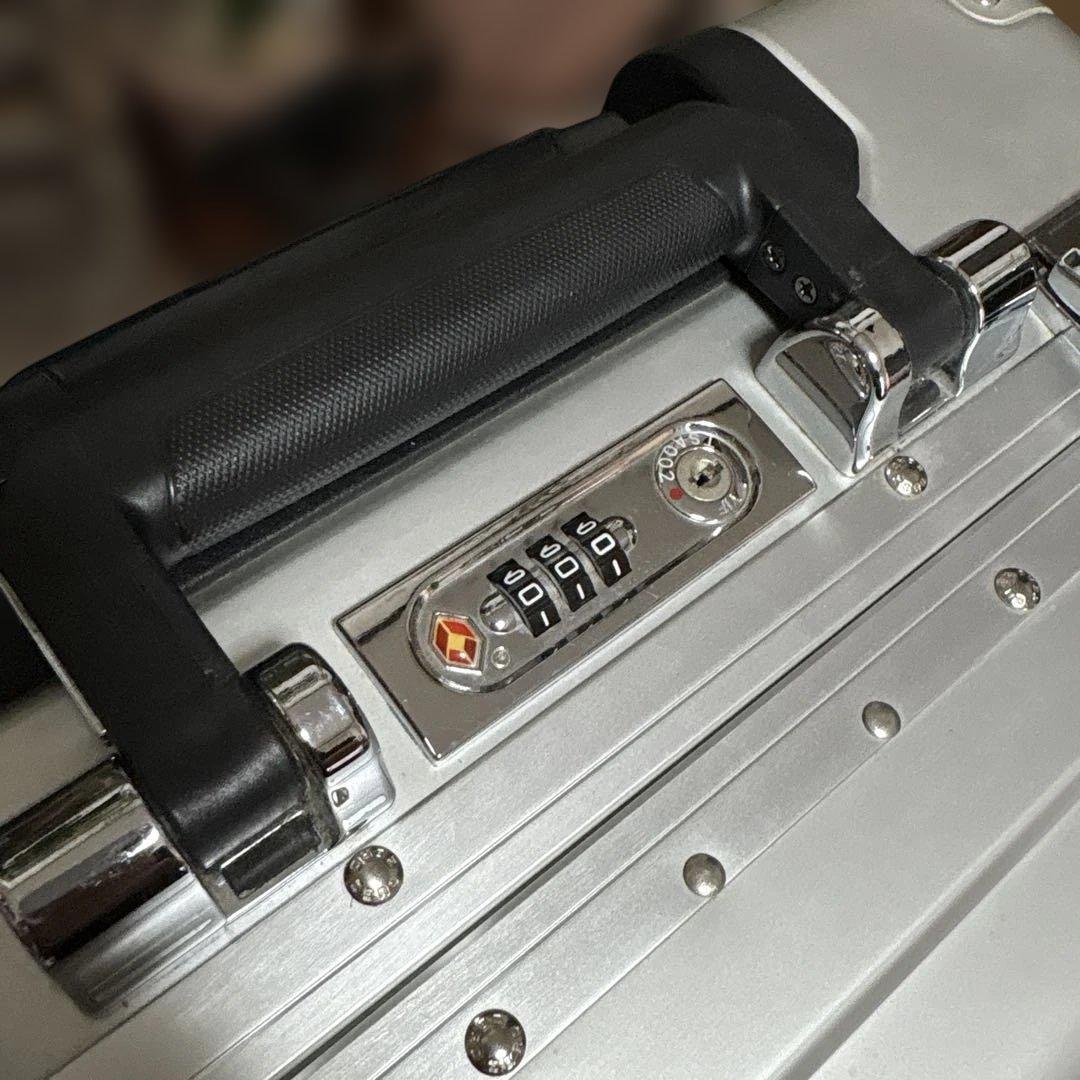 専用品　無骨でかっこいい！ゼロハリバートン　アルミキャリーケース 28リットル