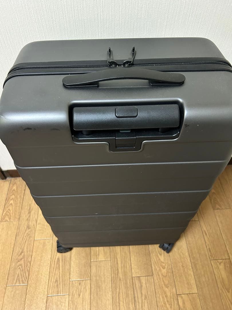 【無印良品】バーを自由に調節できる　ハードキャリーケース（７５Ｌ）
